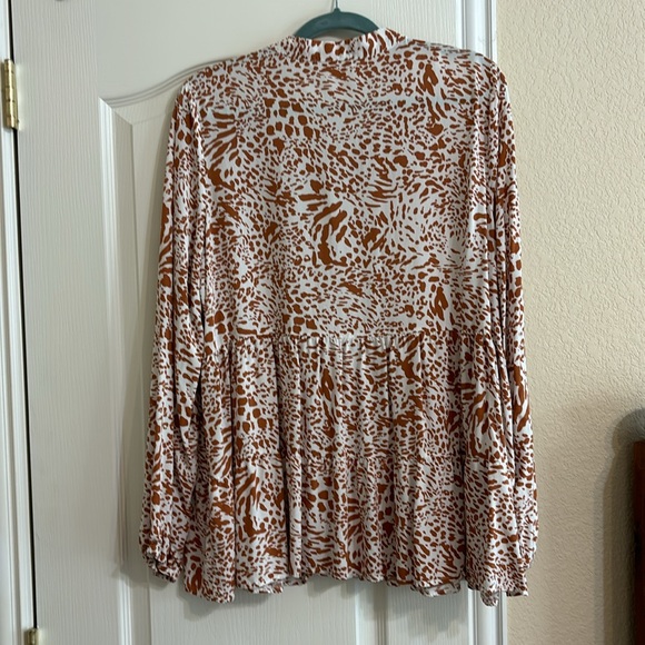 SzXL TOP. Button down front. - Picture 4 of 4